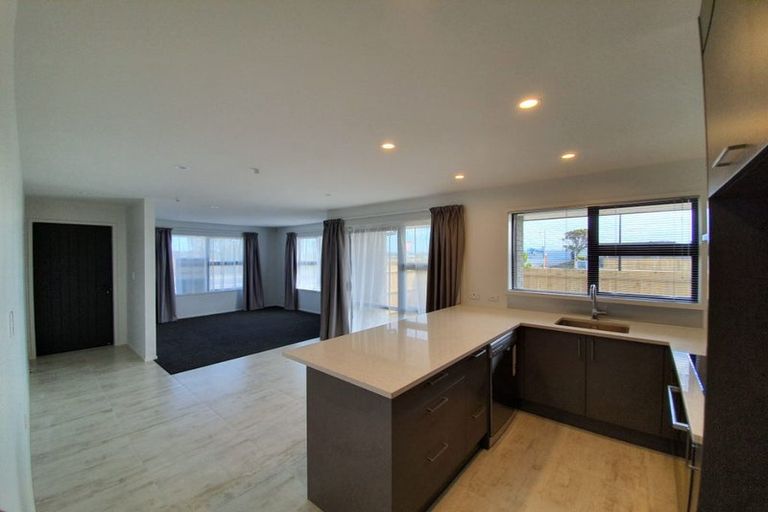 Photo of property in 1 Poutawa Lane, Clarks Beach, 2122