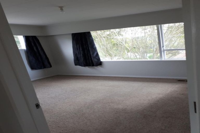 Photo of property in 8 Robson Street, Stokes Valley, Lower Hutt, 5019
