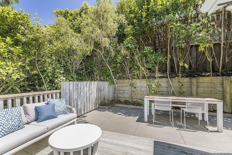 Photo of property in 31 Mascot Street, Tawa, Wellington, 5028