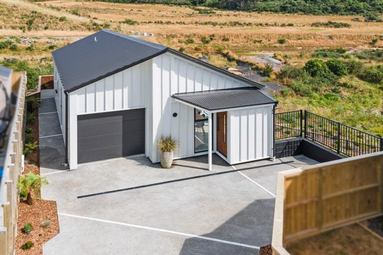 Photo of property in 38 Hokioi Drive, Kenepuru, Porirua, 5022