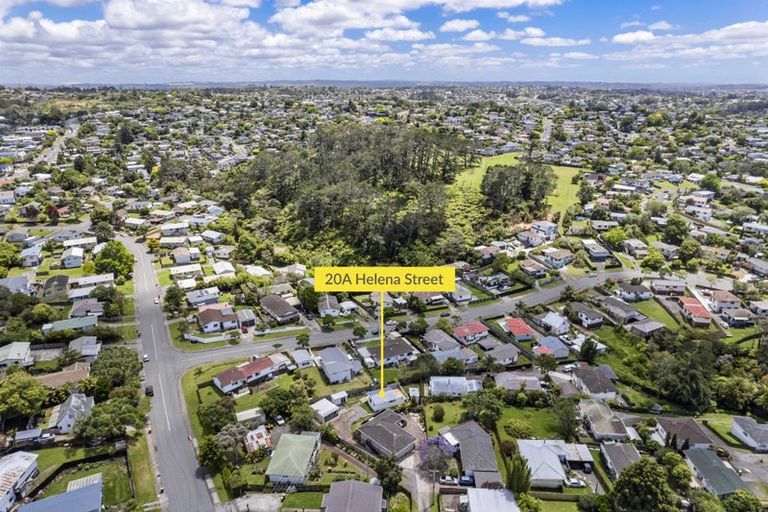 Photo of property in 2/20 Helena Street, Massey, Auckland, 0614