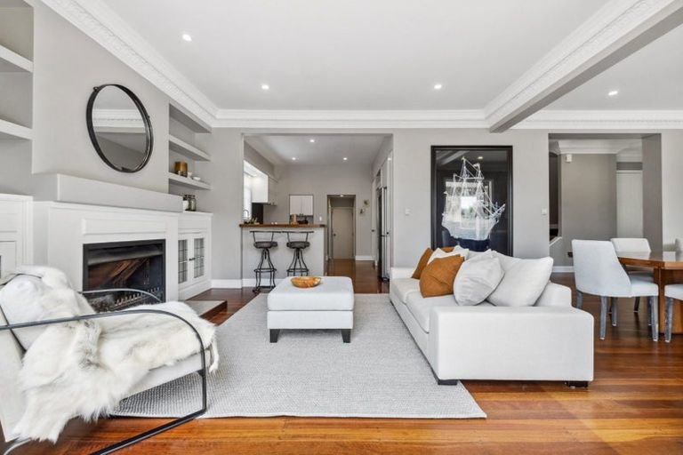 Photo of property in 16 Selwyn Avenue, Mission Bay, Auckland, 1071