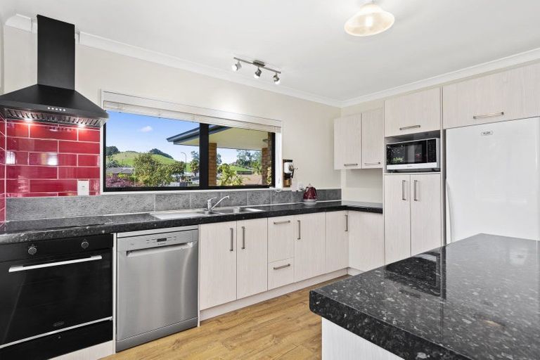 Photo of property in 16 Rosella Drive, Welcome Bay, Tauranga, 3112