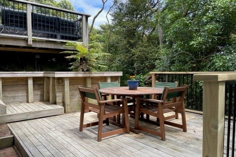 Photo of property in 8 Dalmeny Close, Murrays Bay, Auckland, 0630