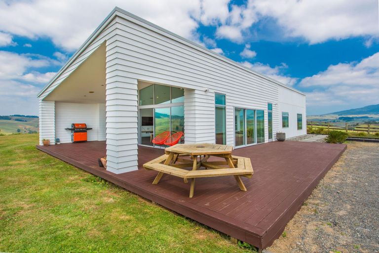 Photo of property in 573 Maungatawhiri Road, Raglan, 3295