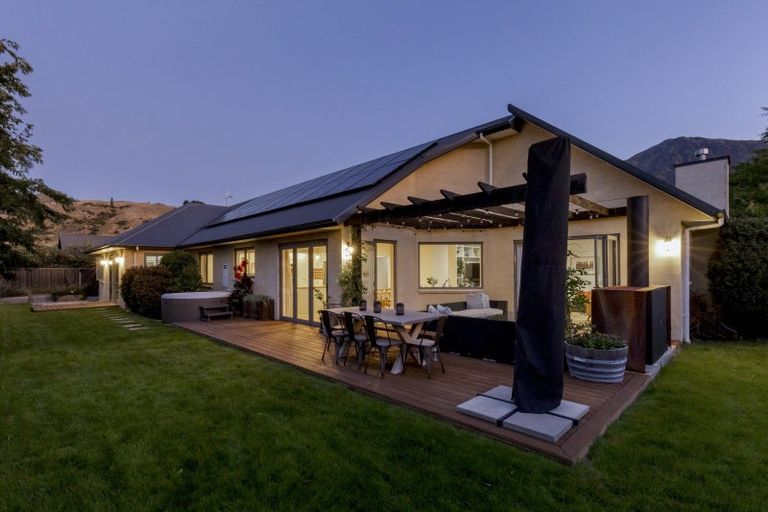 Photo of property in 56 Erskine Street, Lake Hayes, Queenstown, 9304