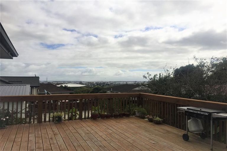 Photo of property in 7 Correa Court, Goodwood Heights, Auckland, 2105