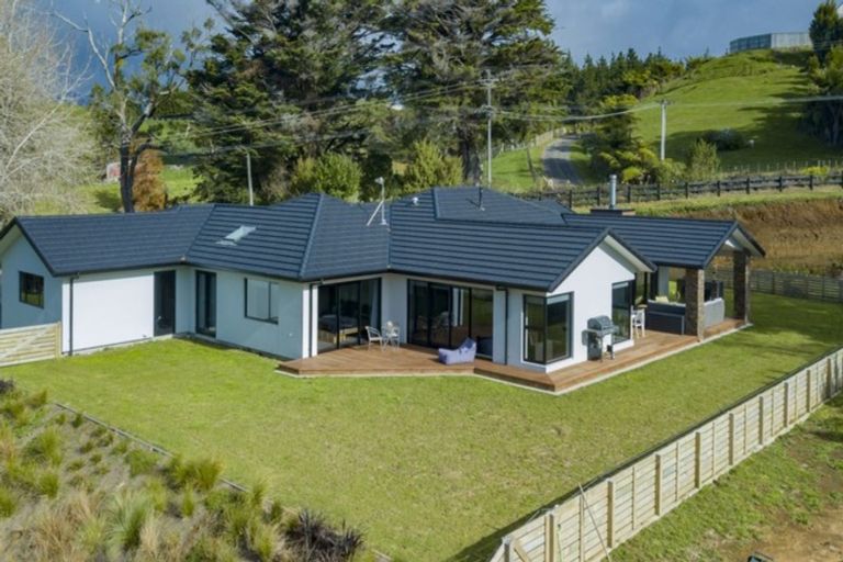 Photo of property in 59 Parrs Road, Hurworth, New Plymouth, 4371