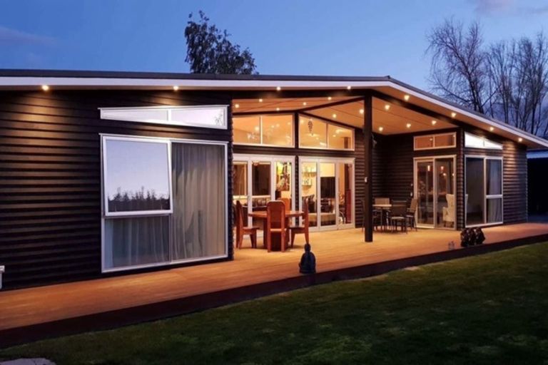 Photo of property in 15 Esther Street, Martinborough, 5711