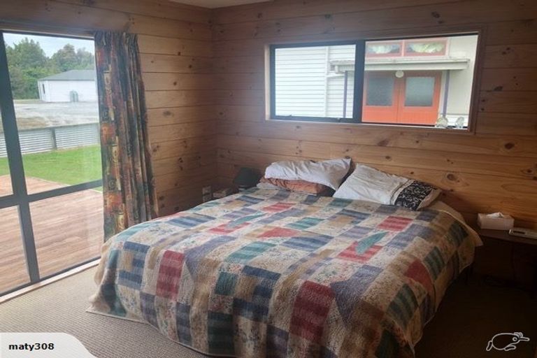 Photo of property in 11 Pauareka Road, Haast, 7886