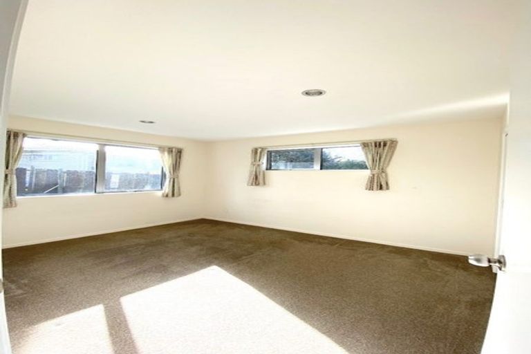 Photo of property in 24 Mirrabooka Avenue, Botany Downs, Auckland, 2010