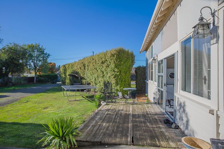 Photo of property in 5 Main Road, Pleasant Point, 7903