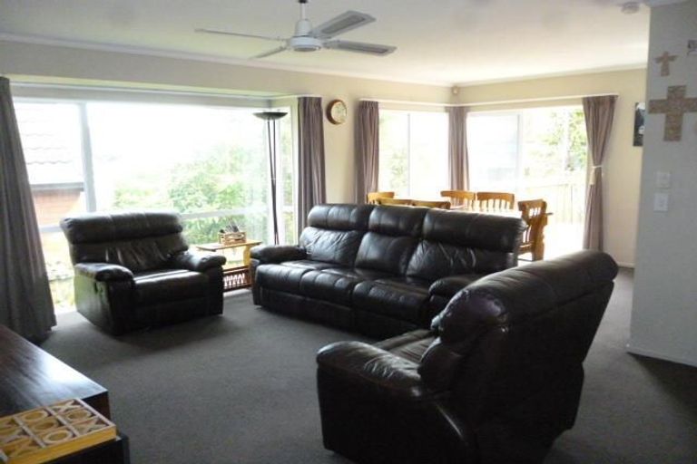 Photo of property in 2/15 Mccahill Views, Botany Downs, Auckland, 2010