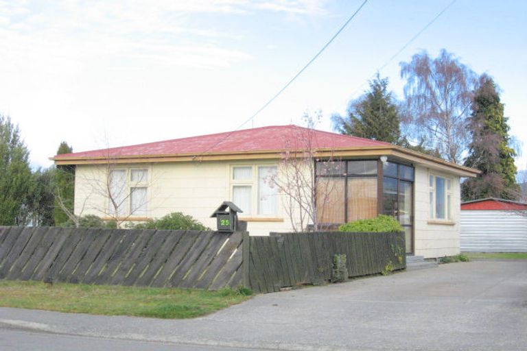 Photo of property in 25 Pompolona Street, Te Anau, 9600