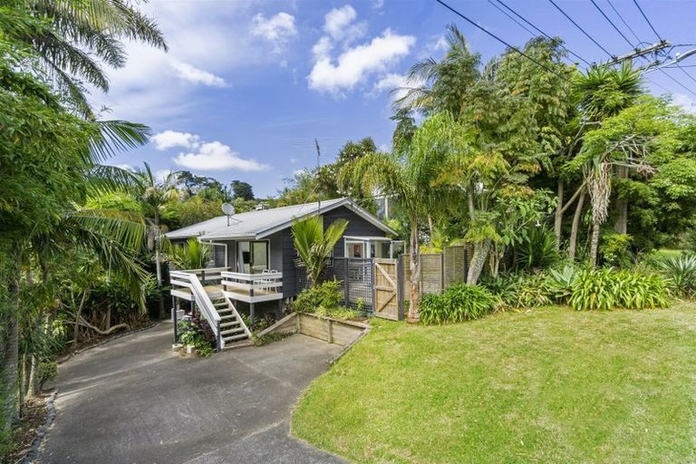 Photo of property in 2/71 Saddleback Rise, Murrays Bay, Auckland, 0630