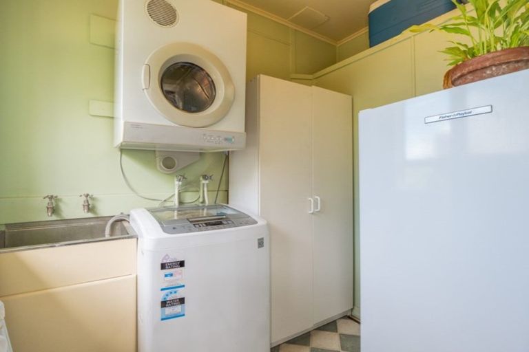 Photo of property in 325 Main South Road, Green Island, Dunedin, 9018