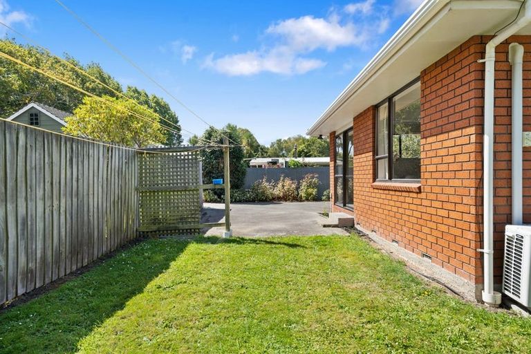 Photo of property in 2/52 Truman Road, Bryndwr, Christchurch, 8053