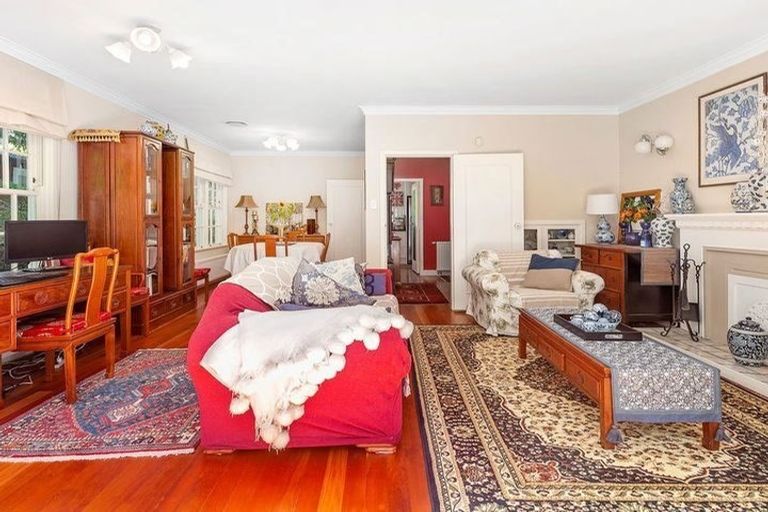 Photo of property in 60 Simla Crescent, Khandallah, Wellington, 6035