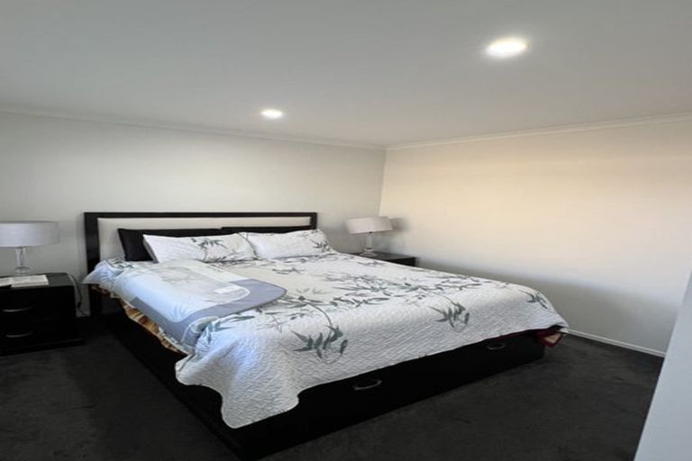 Photo of property in 32 Whareatua Avenue, Takanini, 2112