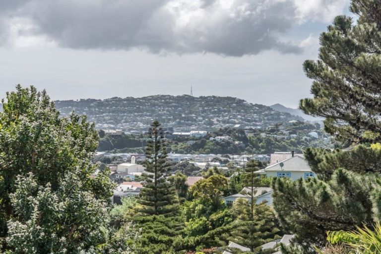 Photo of property in 8 Dallas Court, Miramar, Wellington, 6022