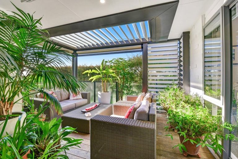 Photo of property in 96 Arran Point Parade, Orewa, 0931