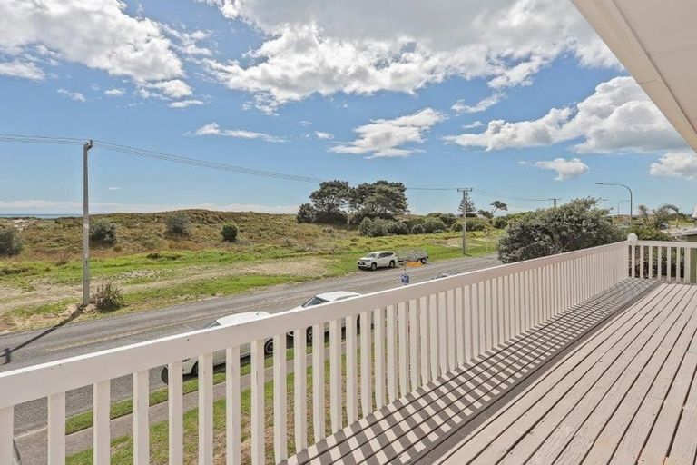 Photo of property in 880 Papamoa Beach Road, Papamoa Beach, Papamoa, 3118