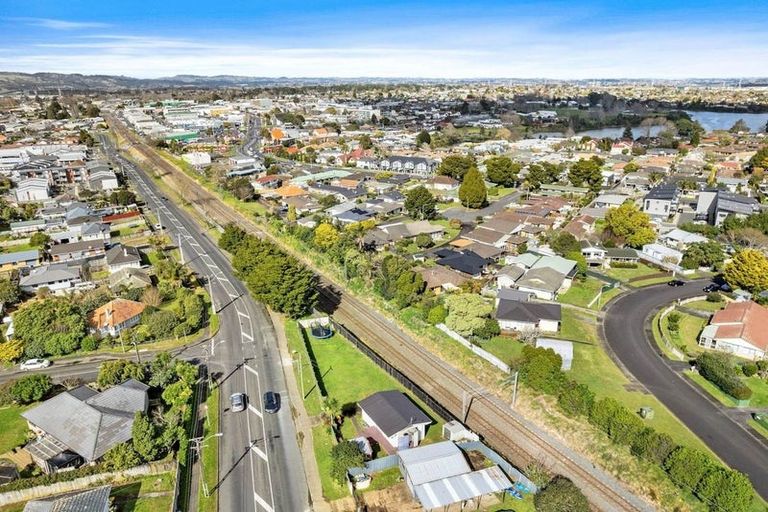 Photo of property in 2/78 Porchester Road, Papakura, 2110