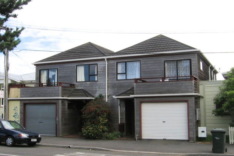 Photo of property in 2/2 Lavaud Street, Berhampore, Wellington, 6023