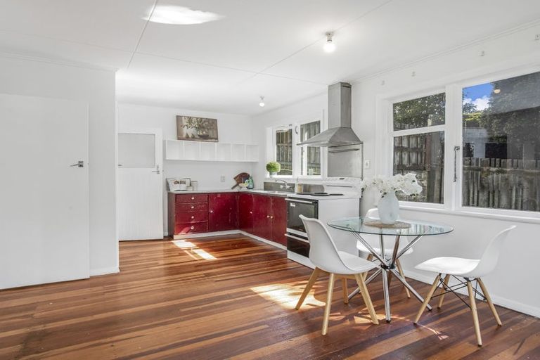 Photo of property in 6 Hampshire Street, Cannons Creek, Porirua, 5024