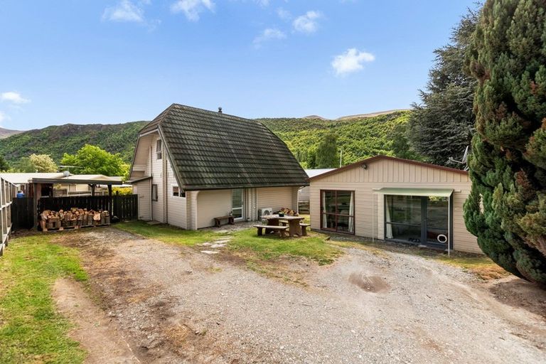Photo of property in 69 Adamson Drive, Arrowtown, 9302