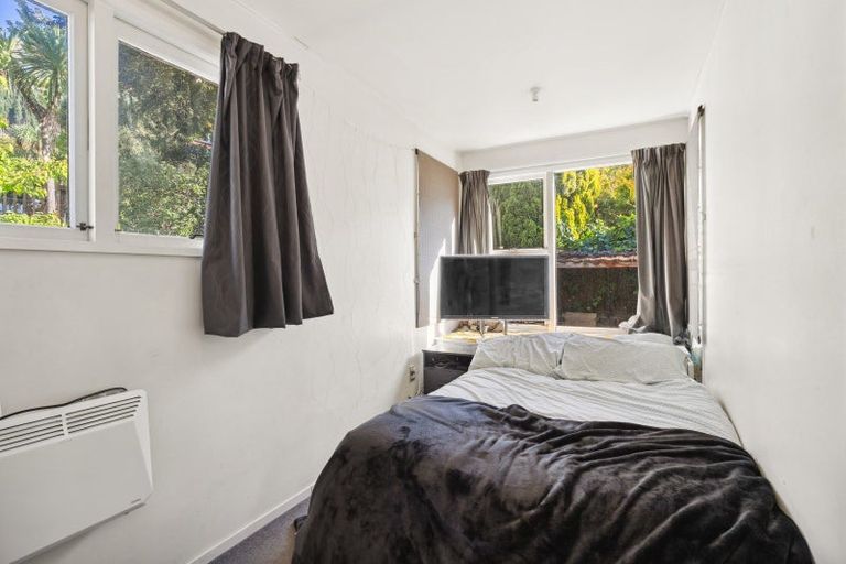 Photo of property in 6 Wynyard Crescent, Fernhill, Queenstown, 9300