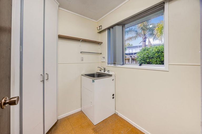 Photo of property in 2/25 Pulman Place, Clover Park, Auckland, 2019