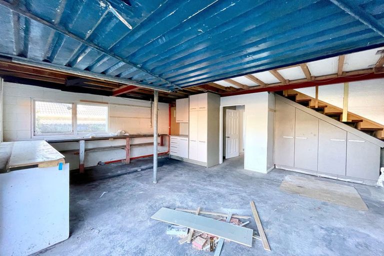 Photo of property in 47 School Road, Te Atatu South, Auckland, 0610