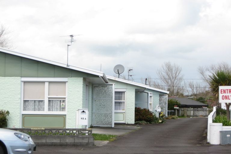 Photo of property in 93b Tukapa Street, Westown, New Plymouth, 4310