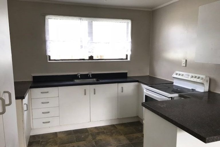 Photo of property in 2/10 Ebenezer Way, Clendon Park, Auckland, 2103