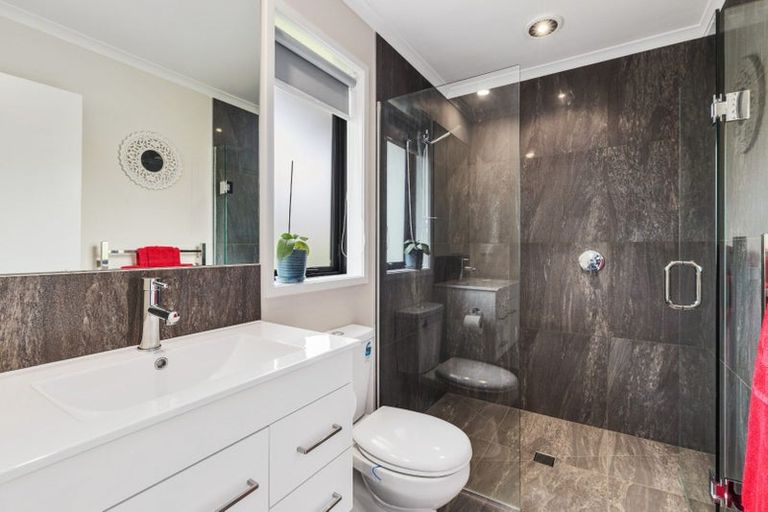 Photo of property in 12 Jeroboam Loop, Kumeu, 0810