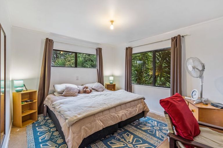 Photo of property in 22 Dungarvon Place, Clendon Park, Auckland, 2103