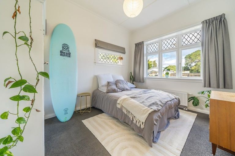 Photo of property in 1 Heath Grove, Waiwhetu, Lower Hutt, 5010