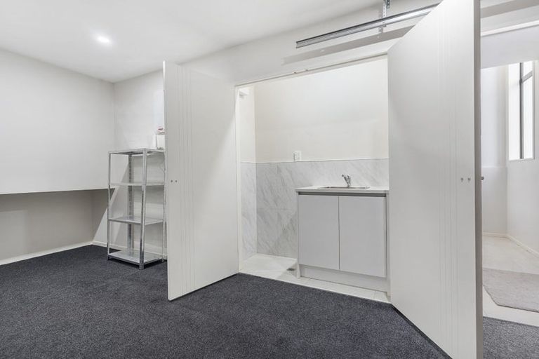 Photo of property in 21c Cherry Tree Place, Massey, Auckland, 0614