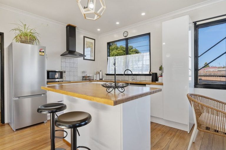 Photo of property in 53 Victoria Street, Carterton, 5713
