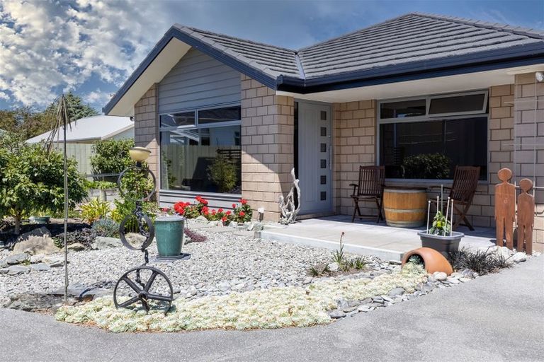 Photo of property in 35 Lakings Road, Springlands, Blenheim, 7201