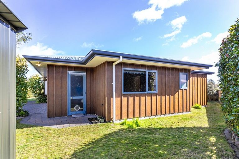 Photo of property in 1/2 Astelia Way, Waipahihi, Taupo, 3330