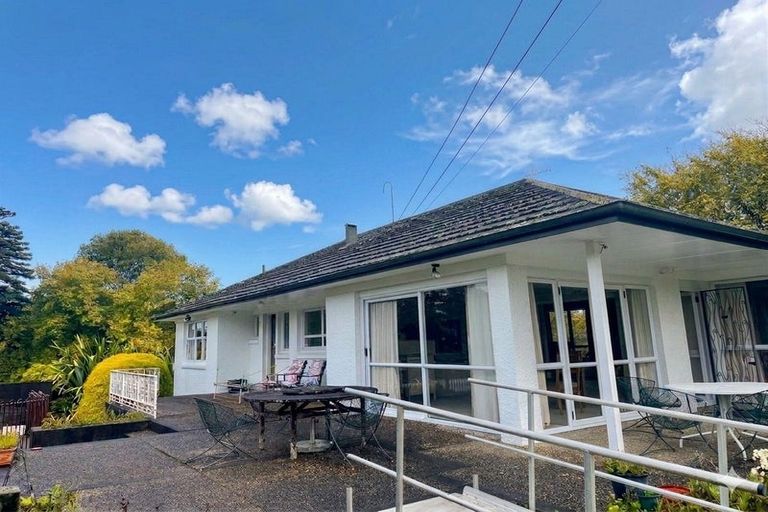 Photo of property in 100 Parrs Cross Road, Henderson, Auckland, 0612