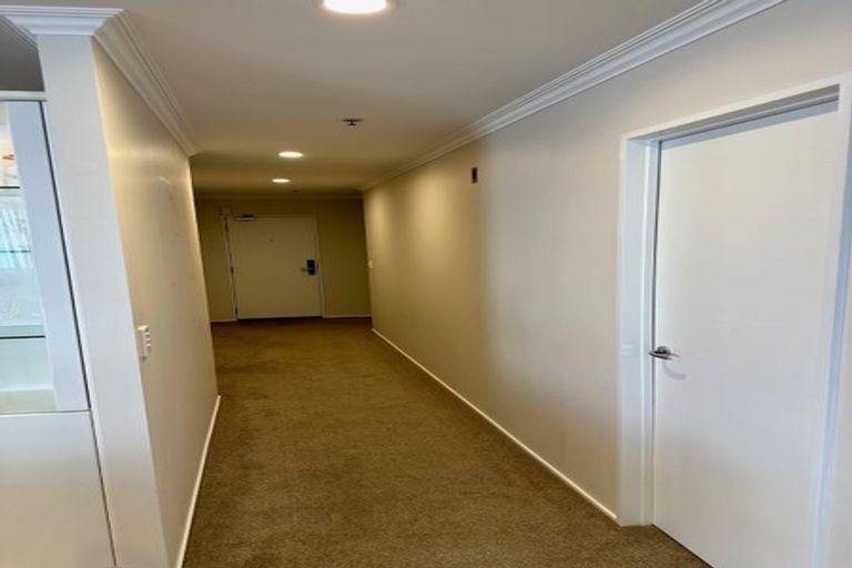 Photo of property in 4a/173 Hurstmere Road, Takapuna, Auckland, 0622