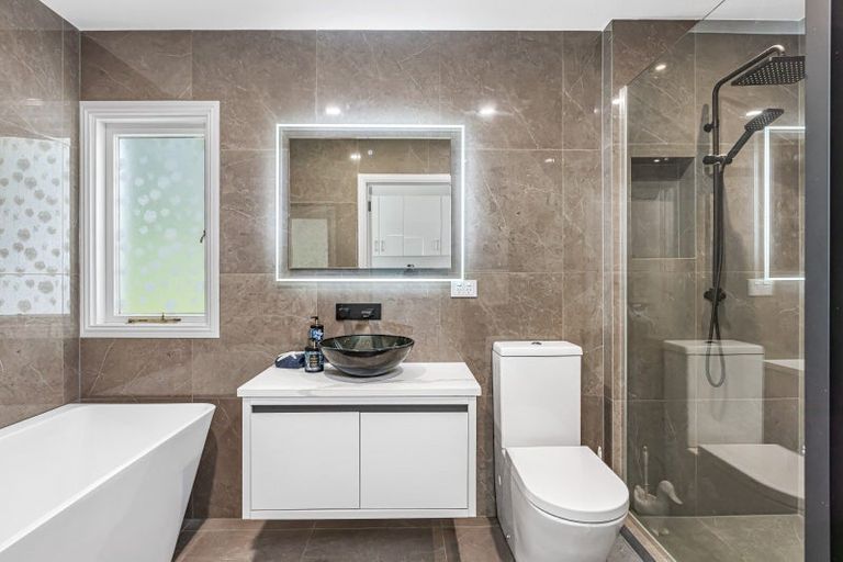 Photo of property in 1174 Kahikatea Flat Road, Waitoki, Kaukapakapa, 0871