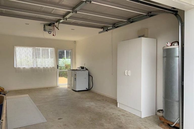 Photo of property in 44 Larne Avenue, Pakuranga Heights, Auckland, 2010