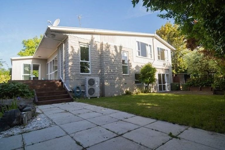 Photo of property in 7 Ilkley Place, Ilam, Christchurch, 8041