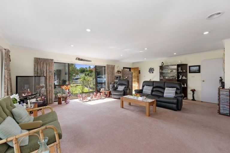 Photo of property in 7 Silhouette Way, Western Heights, Hamilton, 3200