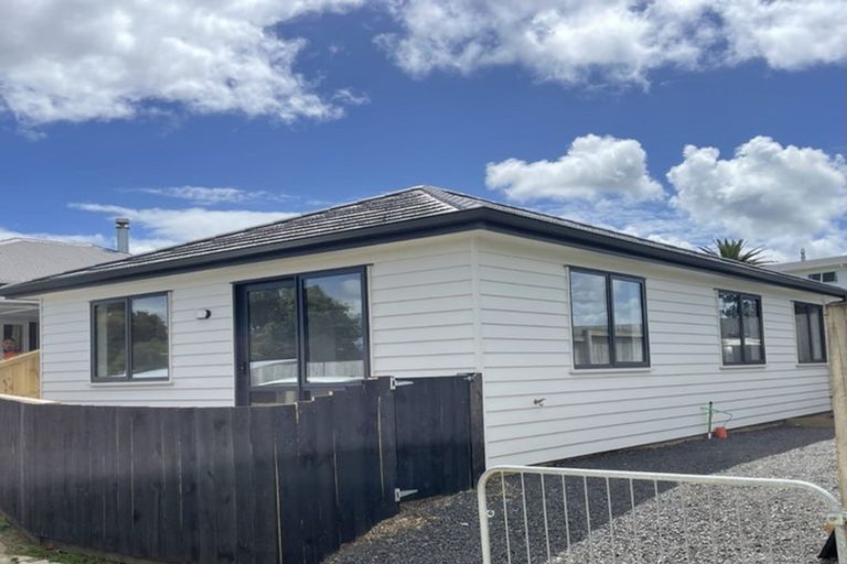 Photo of property in 13a Campbell Street, Waiuku, 2123