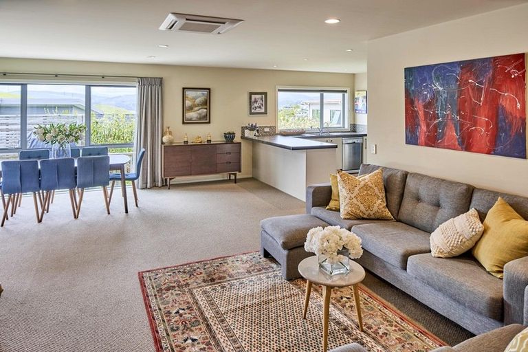 Photo of property in 4 Sunflower Close, Camborne, Porirua, 5026